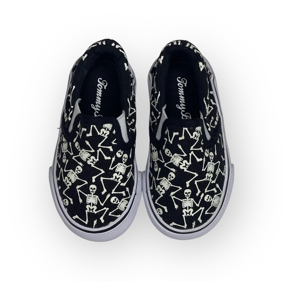 new Tommy Bahama ☠︎︎ Skeleton Print Slip On Sneakers ☠︎︎ Glow in the Dark ☠︎︎ 5 - Picture 9 of 16